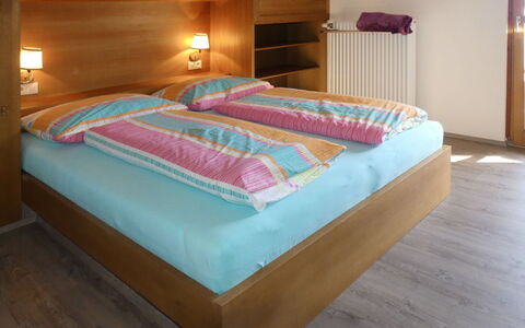 Kammerlander: Bedroom, Bed, Furniture, Mattress, Bed Sheet, Property, Bed Frame, Room, Bedding, Floor