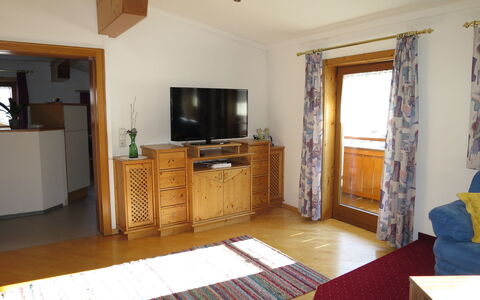 Liftblick: Cabinetry, Furniture, Television, Wood, Comfort, Drawer, Table, Building, Window, Chest Of Drawers