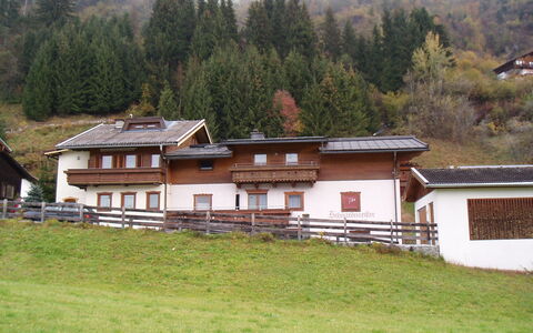 Liftblick: Plant, Window, Building, Tree, Nature, House, Natural Landscape, Highland, Mountain, Land Lot