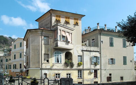 Porta Reale (Flg211): Sky, Building, Window, Cloud, Urban Design, House, Tree, Fence, Residential Area, Facade