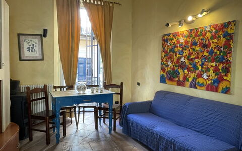 Porta Reale (Flg211): Table, Furniture, Property, Countertop, Tableware, Cabinetry, Food, Plant, Window, Chair