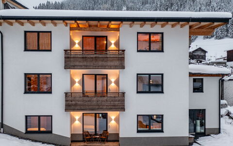 Kappl 805: Snow, Building, Window, Wood, House, Door, Tree, Neighbourhood, Residential Area
