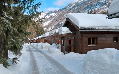 Saas-Balen 636: Snow, Winter, Freezing, Property, Mountain, House, Roof, Geological Phenomenon, Home, Tree