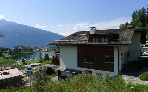 Schumellins (Laa400): Property, House, Mountain, Roof, Building, Architecture, Sky, Mountain Range, Real Estate, Hill Station