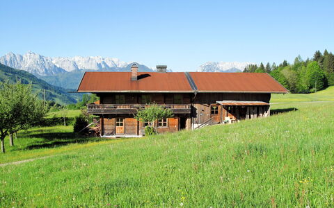 Marianne: Grassland, Natural Landscape, Property, House, Farmhouse, Natural Environment, Farm, Land Lot, Pasture, Meadow