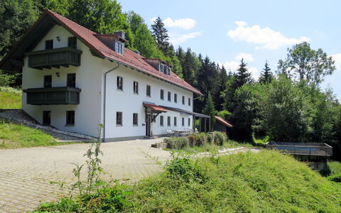 Kreuzbuche: Property, House, Building, Home, Estate, Real Estate, Rural Area, Cottage, Architecture, Hill Station