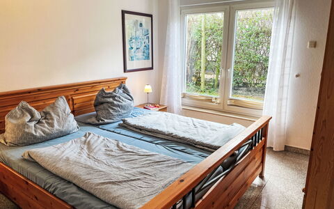 Bella: Bed, Furniture, Bedroom, Bedding, Bed Sheet, Wood, Interior Design, Flooring, Floor, Bed Frame