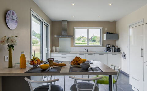 Terre et Mer: Countertop, Cabinetry, Property, Furniture, Table, Window, Kitchen, Interior Design, Kitchen Stove, Tableware