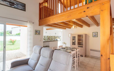 Brive 2: Property, Furniture, Chair, Interior Design, Wood, Window, Building, Plant, Couch