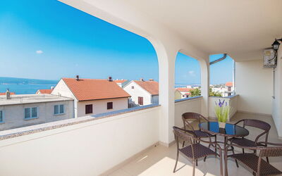 Accommodation:&nbsp;Nikol 724.3