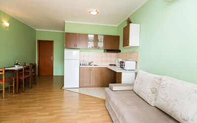 Accommodation:&nbsp;Nikol 724.4