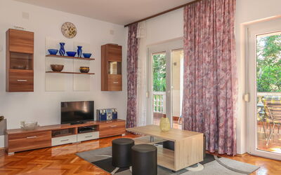 Mila 612.3: Furniture, Window, Couch, Table, Wood, Interior Design, Picture Frame, Architecture, Flooring, Living Room