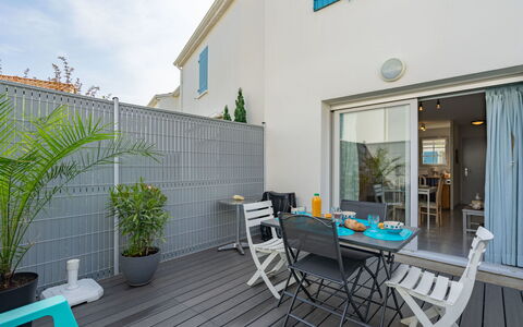 Les Jardins D'Agathe: Plant, Furniture, Property, Table, Window, Flowerpot, Houseplant, Building, Chair, Interior Design