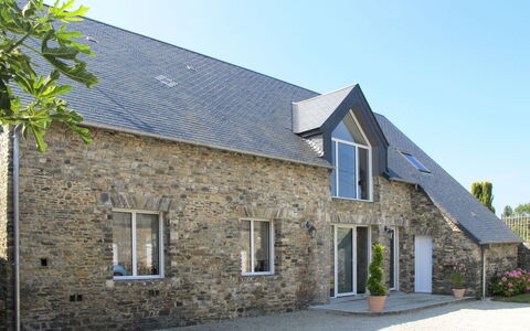 La Lucerie: Building, Plant, Sky, Window, House, Door, Tree, Cottage, Facade