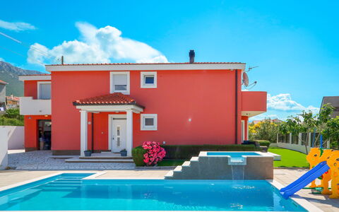 Queen Ahn with Heated Pool: Sky, Building, Window, Tree, Plant, House, Land Lot, Cottage, Wood, Siding