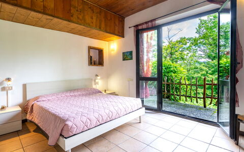 Leggiuno 605: Bedroom, Room, Property, Furniture, Bed, Building, Real Estate, Bed Sheet, Interior Design, House
