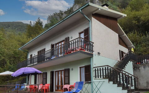 Villa Martinelli: Cloud, Property, Building, Plant, Sky, Window, Tree, House, Cottage, Stairs
