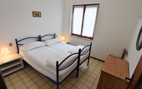 Villa Martinelli: Furniture, Property, Building, Window, Comfort, Interior Design, Wood, Bed, Shade