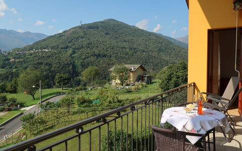 Gialla: Property, Mountain, Hill Station, Sky, Vacation, House, Real Estate, Tourism, Building, Mountain Range