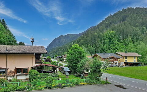Eusch: Mountainous Landforms, Tree, House, Mountain, Hill, Rural Area, Highland, Landscape, Hill Station