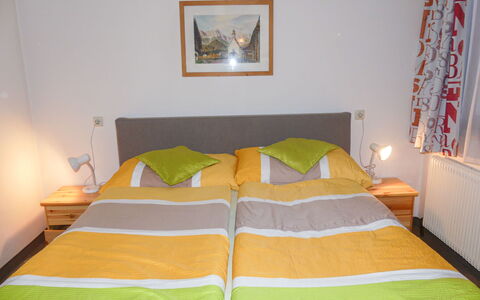 Eusch: Comfort, Wood, Building, Interior Design, Flooring, Bed, Floor, Hardwood, Real Estate, Paint