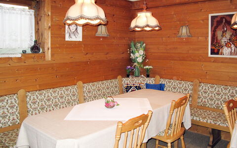 Saalfelden am Steinernen Meer 613: Room, Property, Dining Room, Furniture, Table, Restaurant, Building, Interior Design, Ceiling, Real Estate
