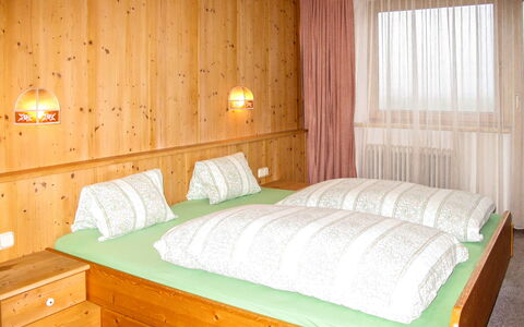 Kainer: Furniture, Property, Building, Comfort, Wood, Bed Frame, Textile, Interior Design, Bed, Floor