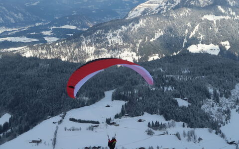 Lehen: Mountain, Snow, Slope, Sports Equipment, Highland, Tree, Terrain