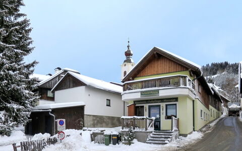 Margit: Snow, Winter, Property, House, Home, Roof, Building, Sky, Tree, Architecture