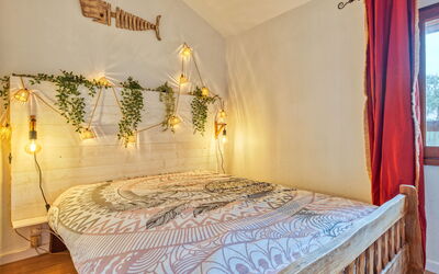 Accommodation:&nbsp;Les Cracks - les As 100.11