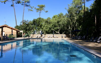 Ondres 649: Water, Sky, Property, Plant, Swimming Pool, Azure, Tree, Body Of Water, Natural Landscape, Leisure