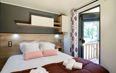 Accommodation:&nbsp;Premium Cocoon 649.3