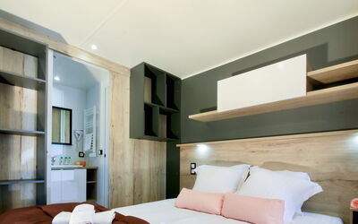 Accommodation:&nbsp;Premium Cocoon 649.3
