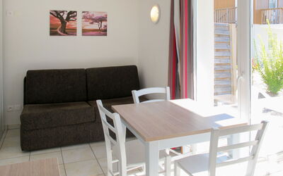 Accommodation:&nbsp;Le Domaine des Grands Lacs 699.1