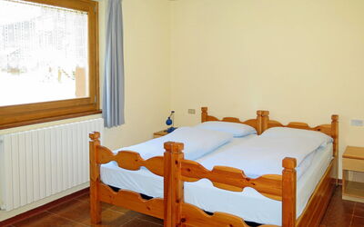 Accommodation:&nbsp;Trupion (Lii124) 694.3