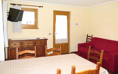 Accommodation:&nbsp;Trupion (Lii124) 694.3