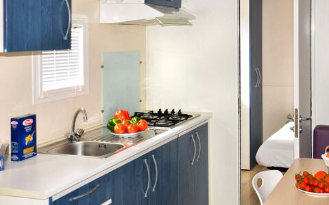 Rosolina Mare 620: Countertop, Room, Property, Kitchen, Cabinetry, Furniture, Interior Design, Building, Home, House