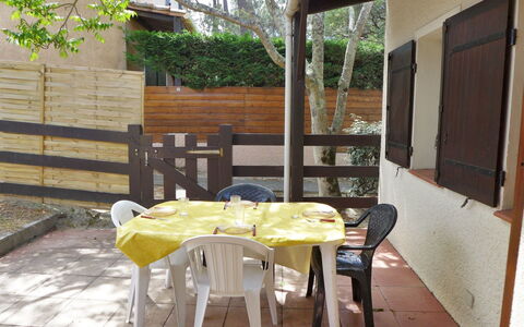 Lacanau 200: Property, Room, Yellow, House, Furniture, Building, Table, Real Estate, Interior Design, Home
