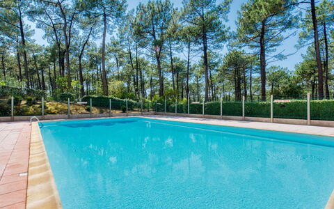 Lacanau 200: Blue, Swimming Pool, Shade