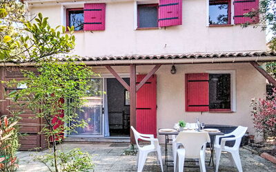 Accommodation:&nbsp;Les Palombes 200.23