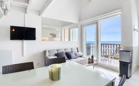 Lacanau 280: Furniture, Floor, Apartment, Flooring, Interior Design, Sea, Room, Balcony, Ocean, Hardwood