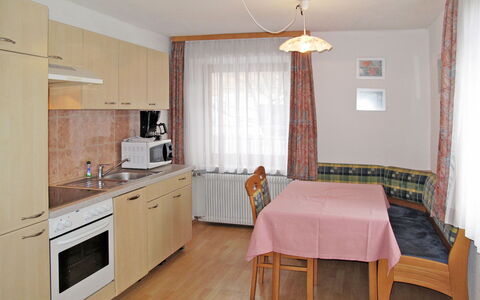 St Valentin San Valentino 618: Room, Furniture, Property, Floor, Building, Interior Design, Kitchen, House, Real Estate, Wall