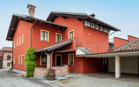 La Grotta di Cech: Sky, Window, Building, Plant, Wood, House, Cottage, Urban Design, Facade