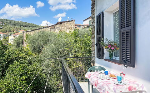 Casa Simona (Dol134): Sky, Daytime, Cloud, Property, Plant, Building, Window, Table, Azure, Flowerpot