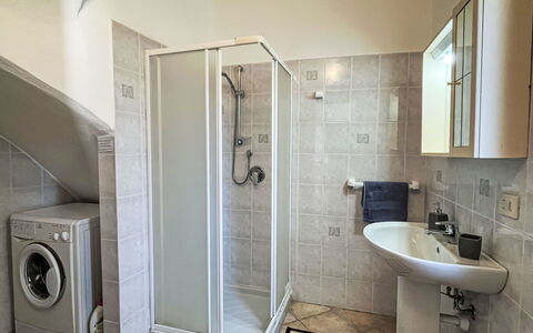 Casa Simona (Dol134): Laundry Room, Mirror, Plumbing Fixture, Tap, Sink, Clothes Dryer, Washing Machine, Bathroom, Building
