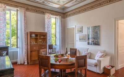 Costanza (Pre130) 627.1: Table, Picture Frame, Furniture, Property, Plant, Chair, Window, Wood, Building, Interior Design