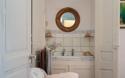Accommodation:&nbsp;Costanza (Pre130) 627.1
