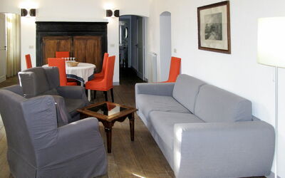 Camelot (Flg204) 660.5: Furniture, Living Room, Room, Property, Interior Design, Couch, Floor, Building, Sofa Bed, Table