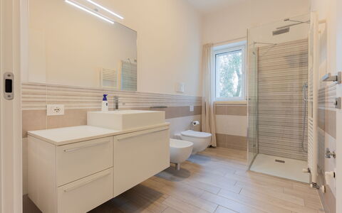 Brenzone 699: Bathroom, Room, Property, Interior Design, Floor, Tile, Furniture, Building, Real Estate, Architecture