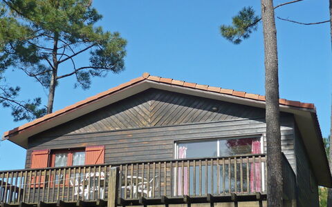 Picasso: Sky, Property, Building, Wood, Tree, Architecture, Roof, Facade, Siding, Cottage